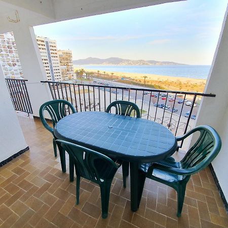 Apartamento Karina Beach-3 เอมปูเรียบราบา ภายนอก รูปภาพ
