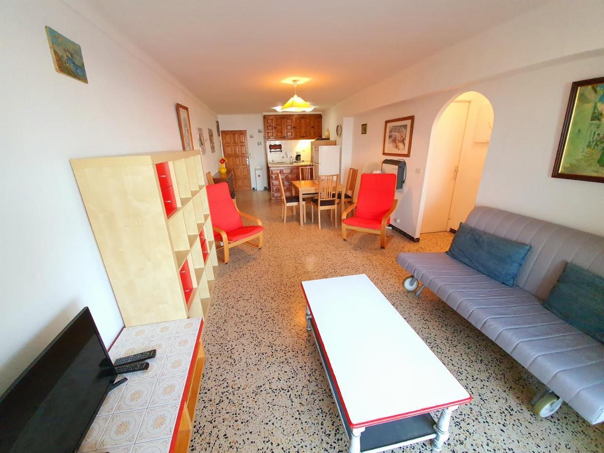Apartamento Karina Beach-3 เอมปูเรียบราบา ภายนอก รูปภาพ
