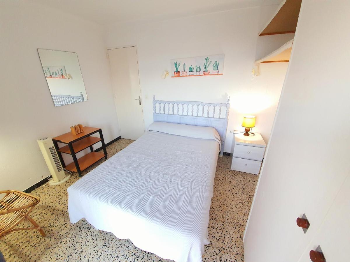 Apartamento Karina Beach-3 เอมปูเรียบราบา ภายนอก รูปภาพ