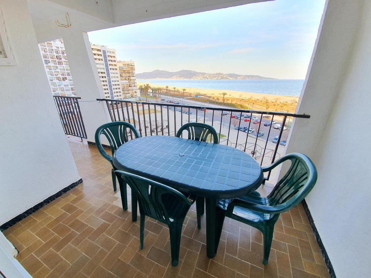 Apartamento Karina Beach-3 เอมปูเรียบราบา ภายนอก รูปภาพ