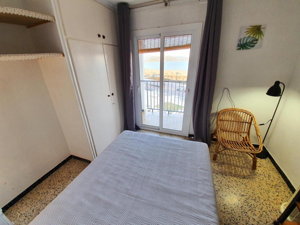 Apartamento Karina Beach-3 เอมปูเรียบราบา ภายนอก รูปภาพ