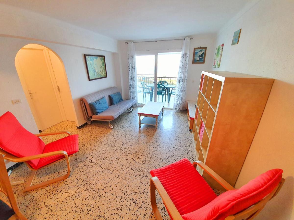 Apartamento Karina Beach-3 เอมปูเรียบราบา ภายนอก รูปภาพ